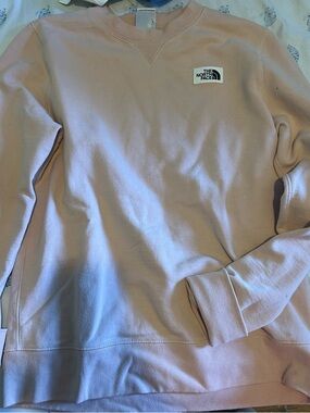 The North Face Women’s Crewneck Sweatshirt - Pale Pink